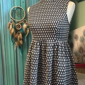 Xhilaration Monochrome Diamond Print Midi Dress